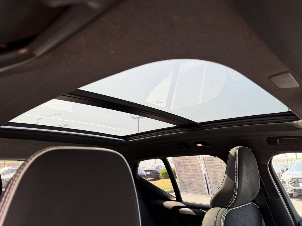 Certified 2023 Volvo XC40 Recharge Plus AWD/4WD image 17