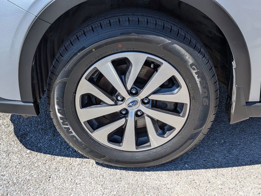 Used 2020 Subaru Outback Premium image 11
