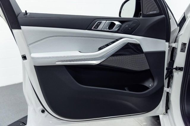 New 2026 BMW X5 xDrive50e w/ M Sport Package image 15