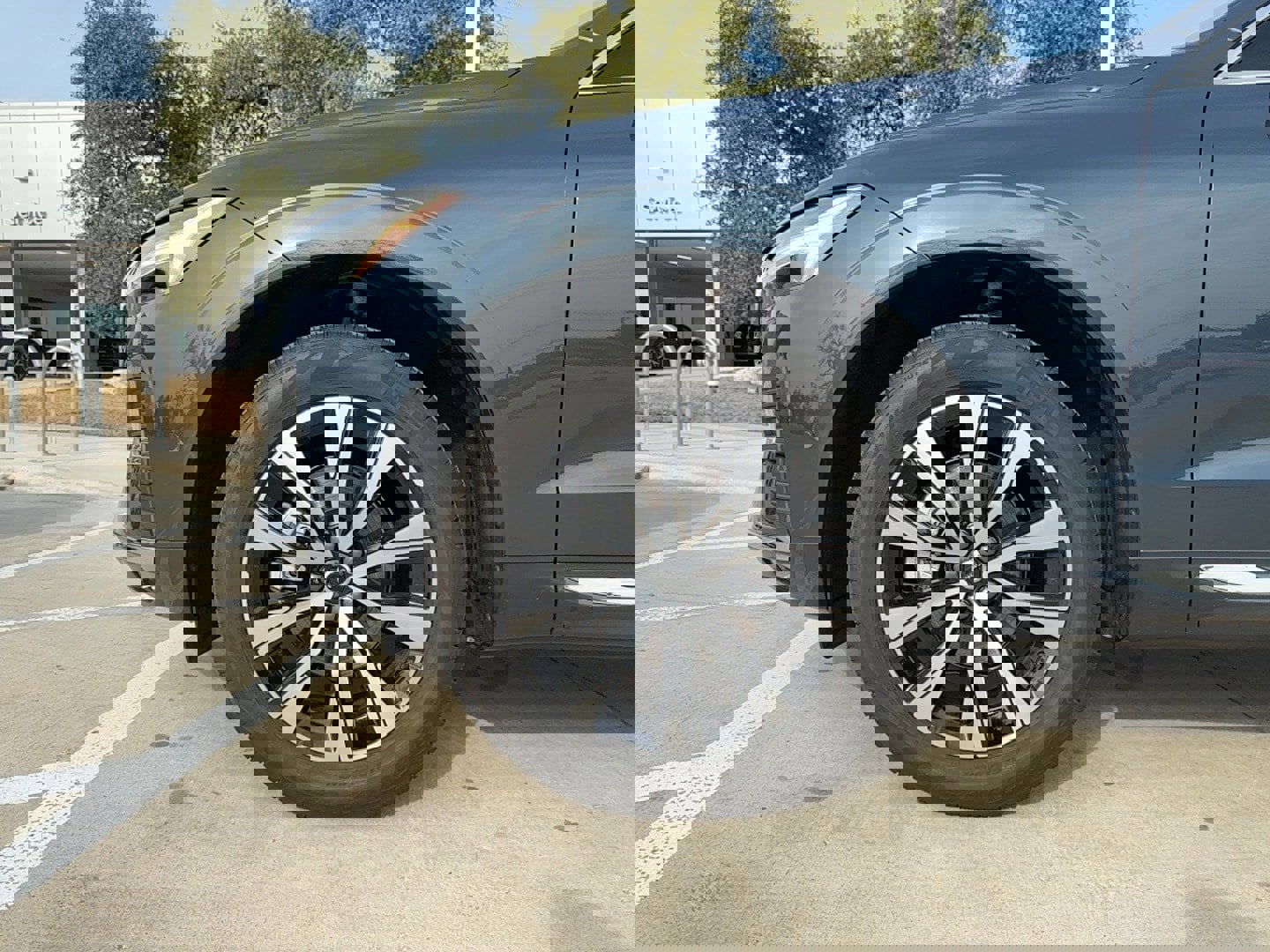 Certified 2023 Volvo XC60 B5 Plus w/ Climate Package image 9