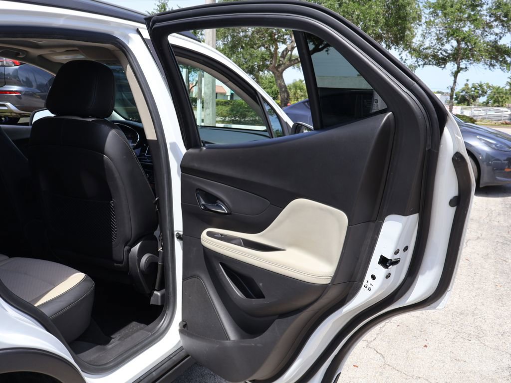Used 2020 Buick Encore Preferred w/ Safety Package FWD image 23