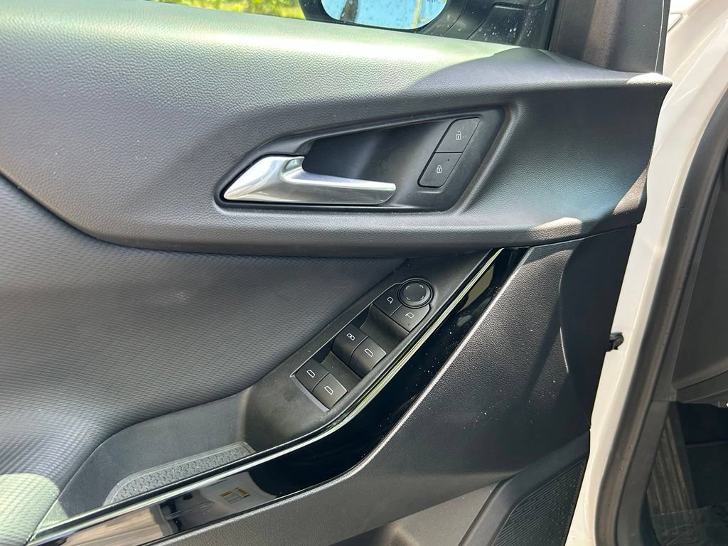 Used 2025 Chevrolet Equinox LT w/ Safety and Technology Package FWD image 16