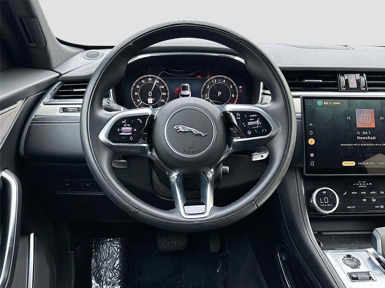 Used 2024 Jaguar F-PACE R-Dynamic S image 25