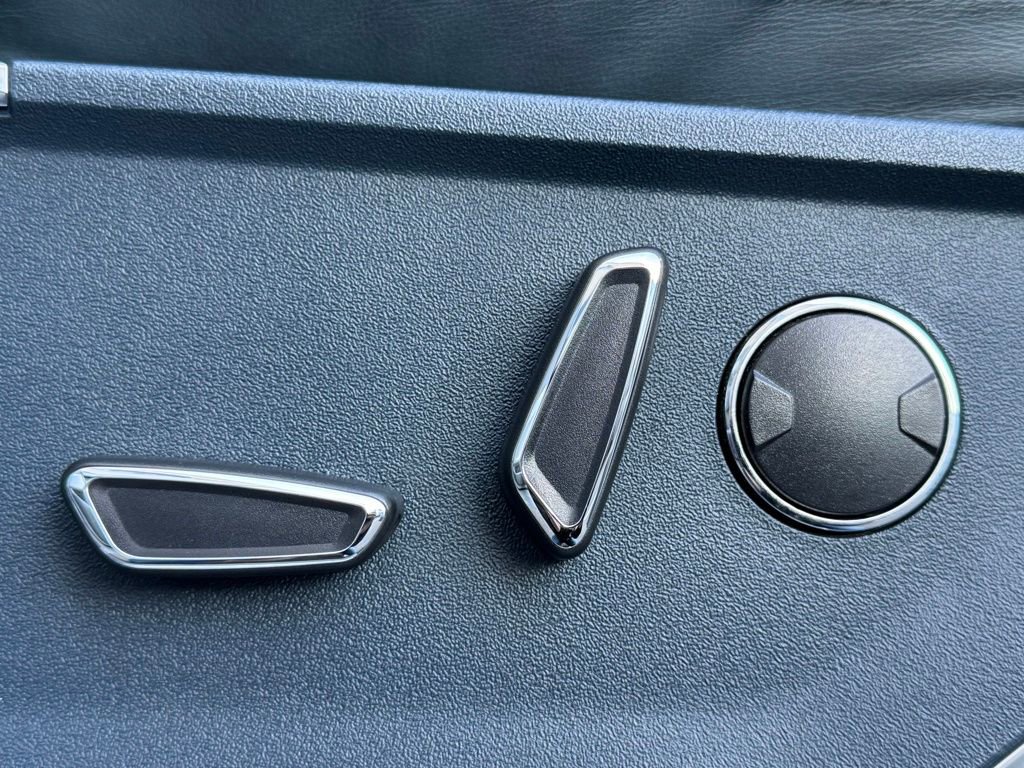 Used 2023 Ford F150 Limited image 18