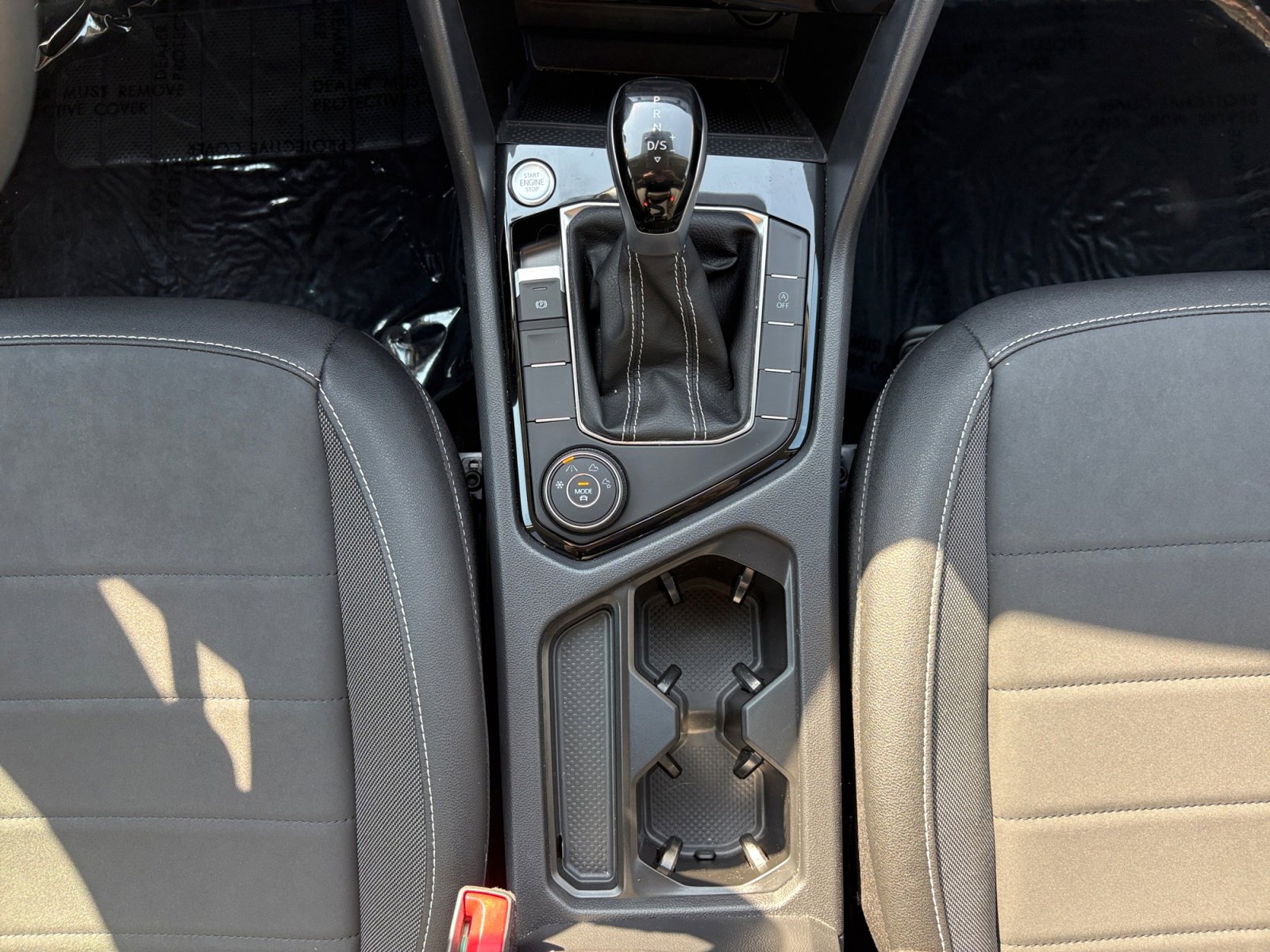 Certified 2024 Volkswagen Taos SE image 9