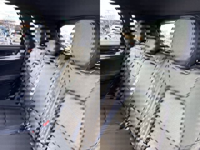 Used 2024 Porsche Cayenne w/ Premium Package image 15