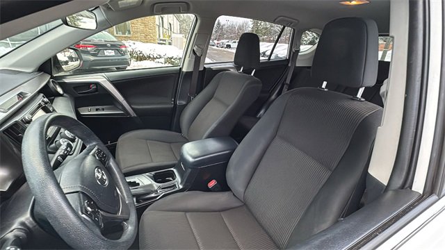 Used 2018 Toyota RAV4 LE image 25