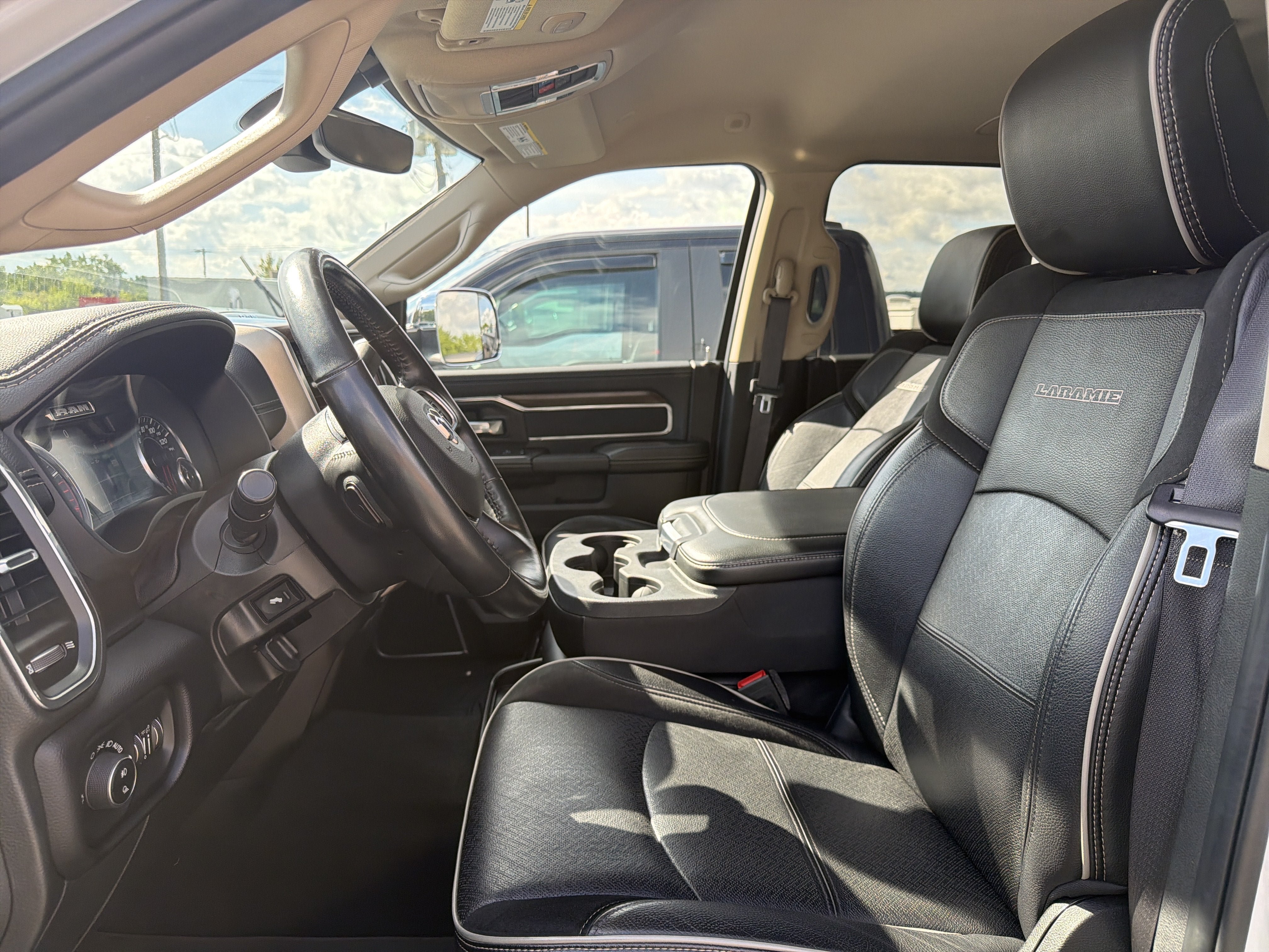 Used 2022 RAM 2500 Laramie AWD/4WD image 11