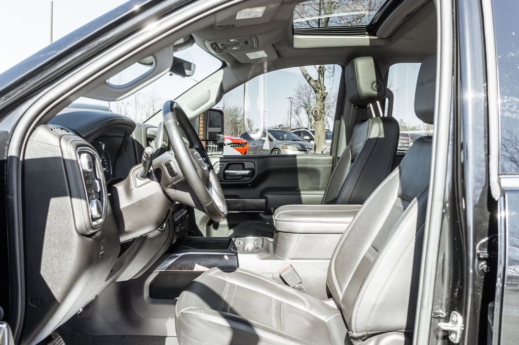 Used 2023 GMC Sierra 3500 Denali w/ Denali Ultimate Package image 29