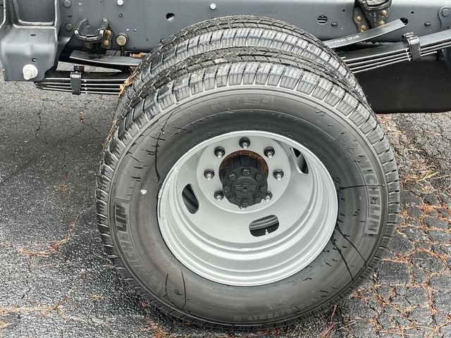 New 2026 Ford F350 XL w/ XL Chrome Package RWD image 46