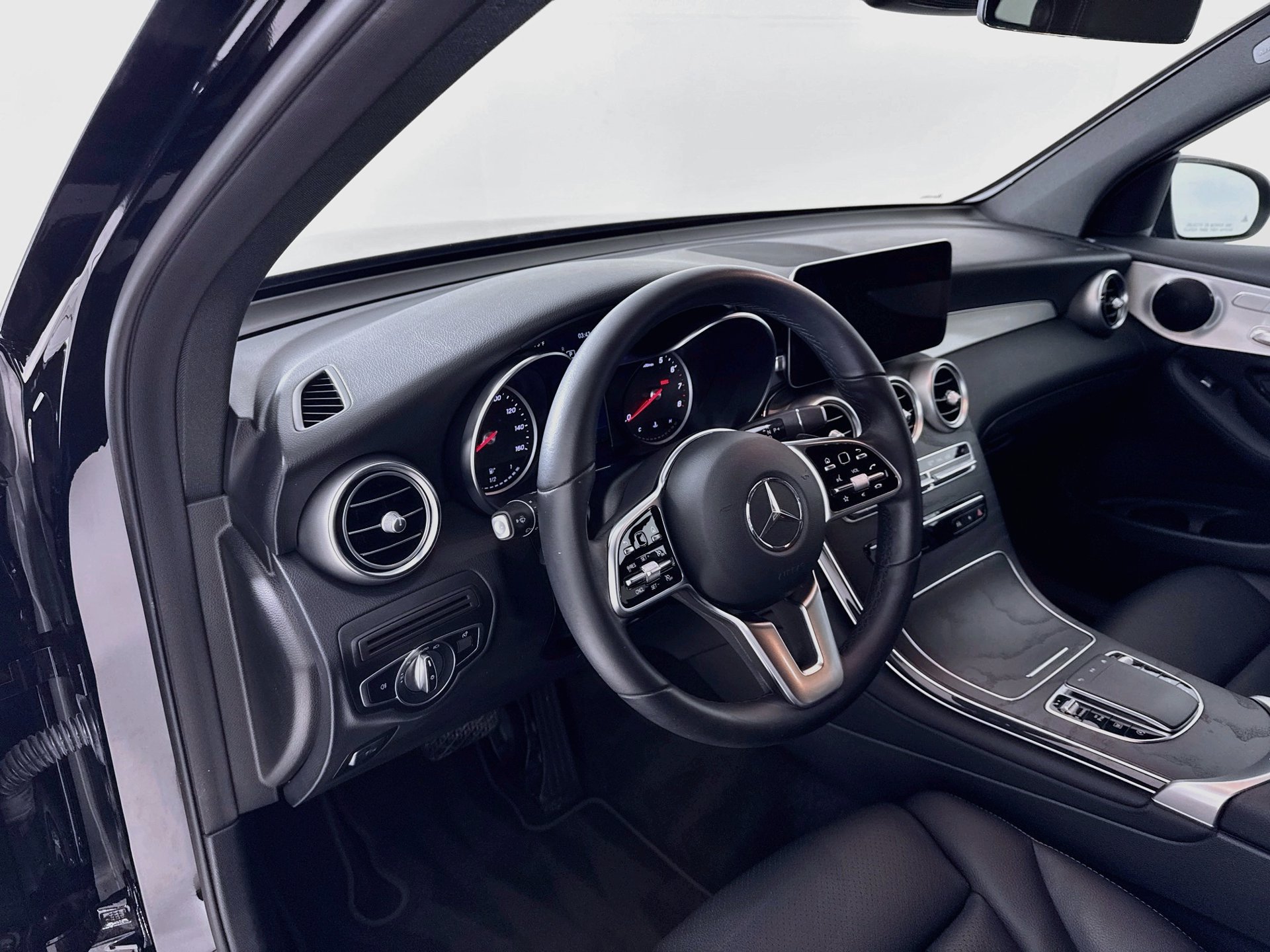 Used 2022 Mercedes-Benz GLC 300 image 10