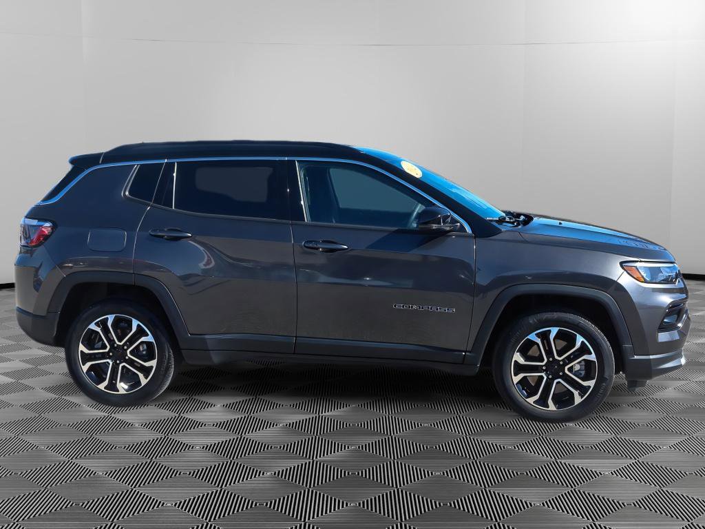 Used 2024 Jeep Compass Limited image 8