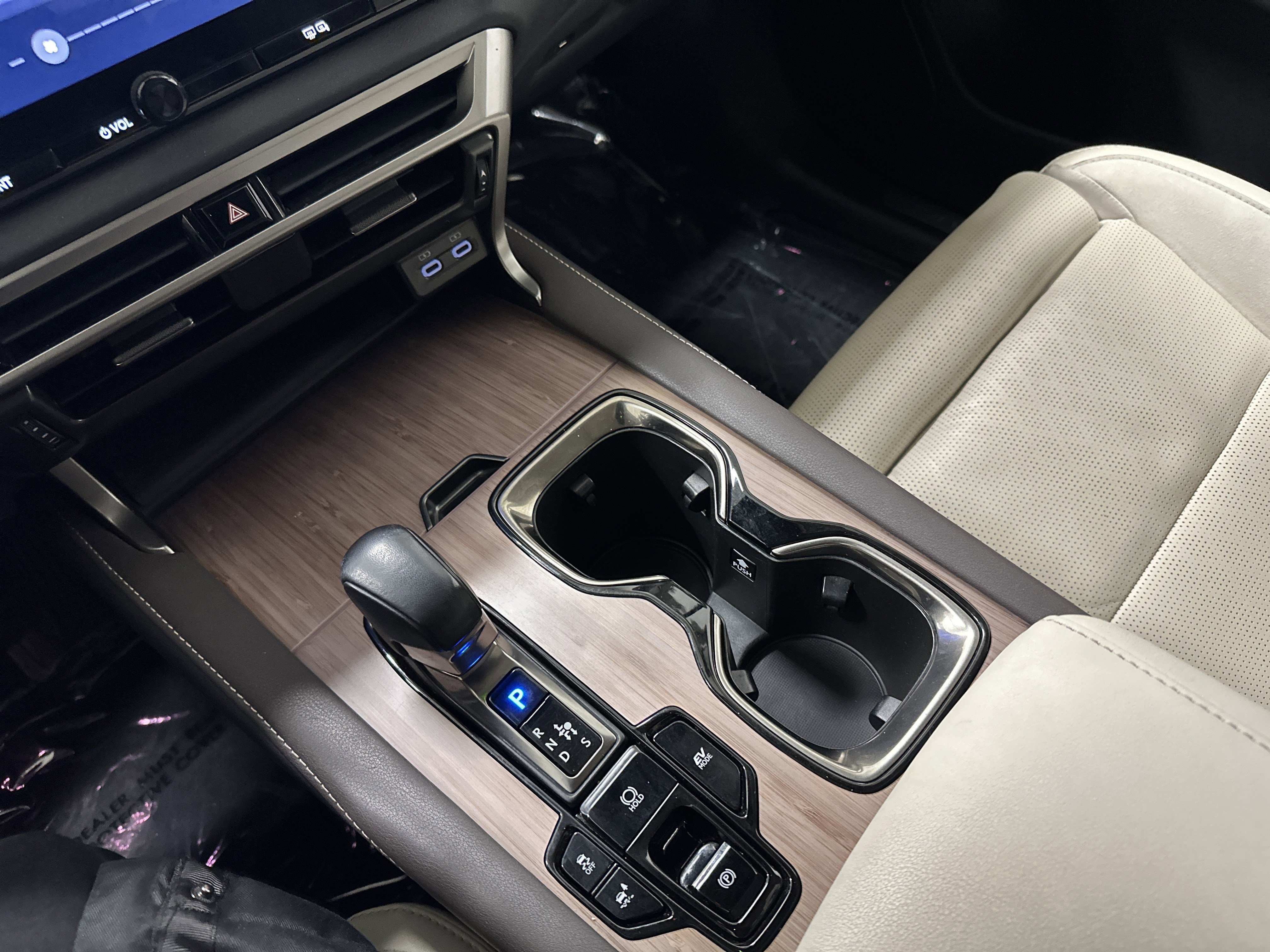 Certified 2023 Lexus RX 350 w/ Accessory Package (Z1) image 26