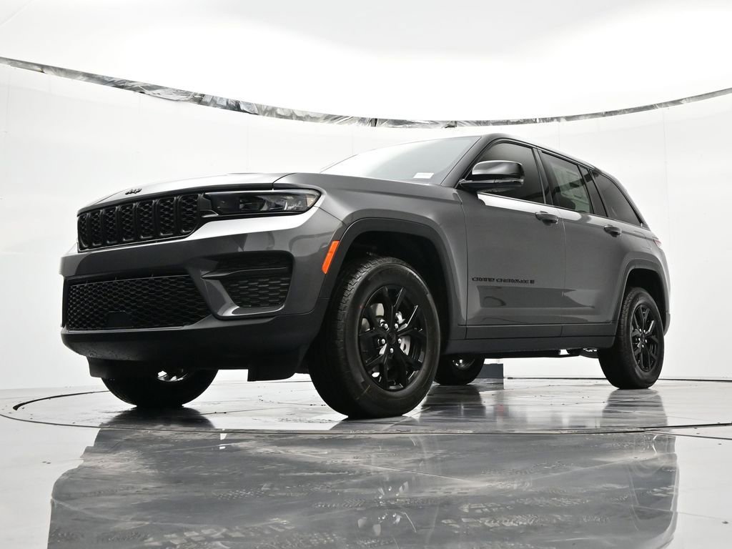 New 2025 Jeep Grand Cherokee Altitude image 38