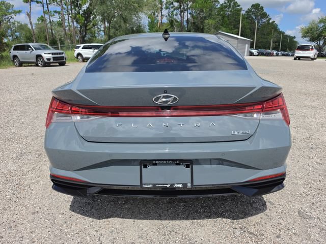Used 2022 Hyundai Elantra Limited FWD image 5