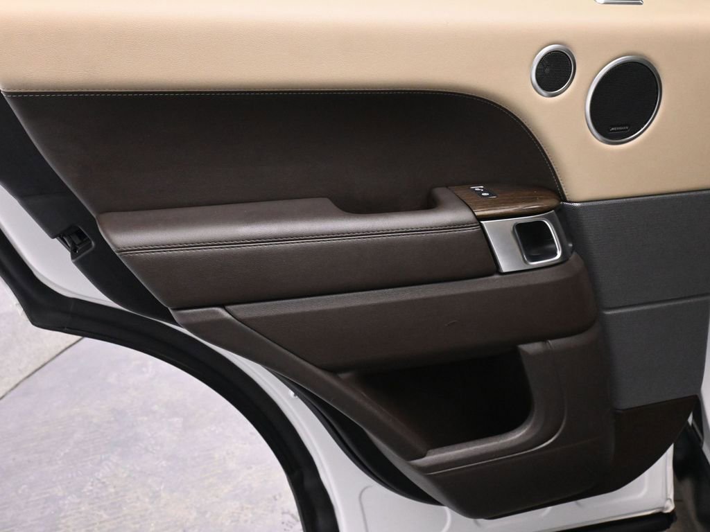 Used 2018 Land Rover Range Rover Sport SE image 13