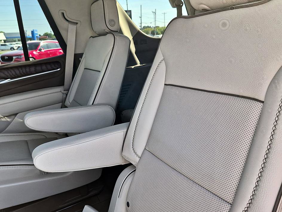 Used 2023 GMC Yukon Denali AWD/4WD image 30