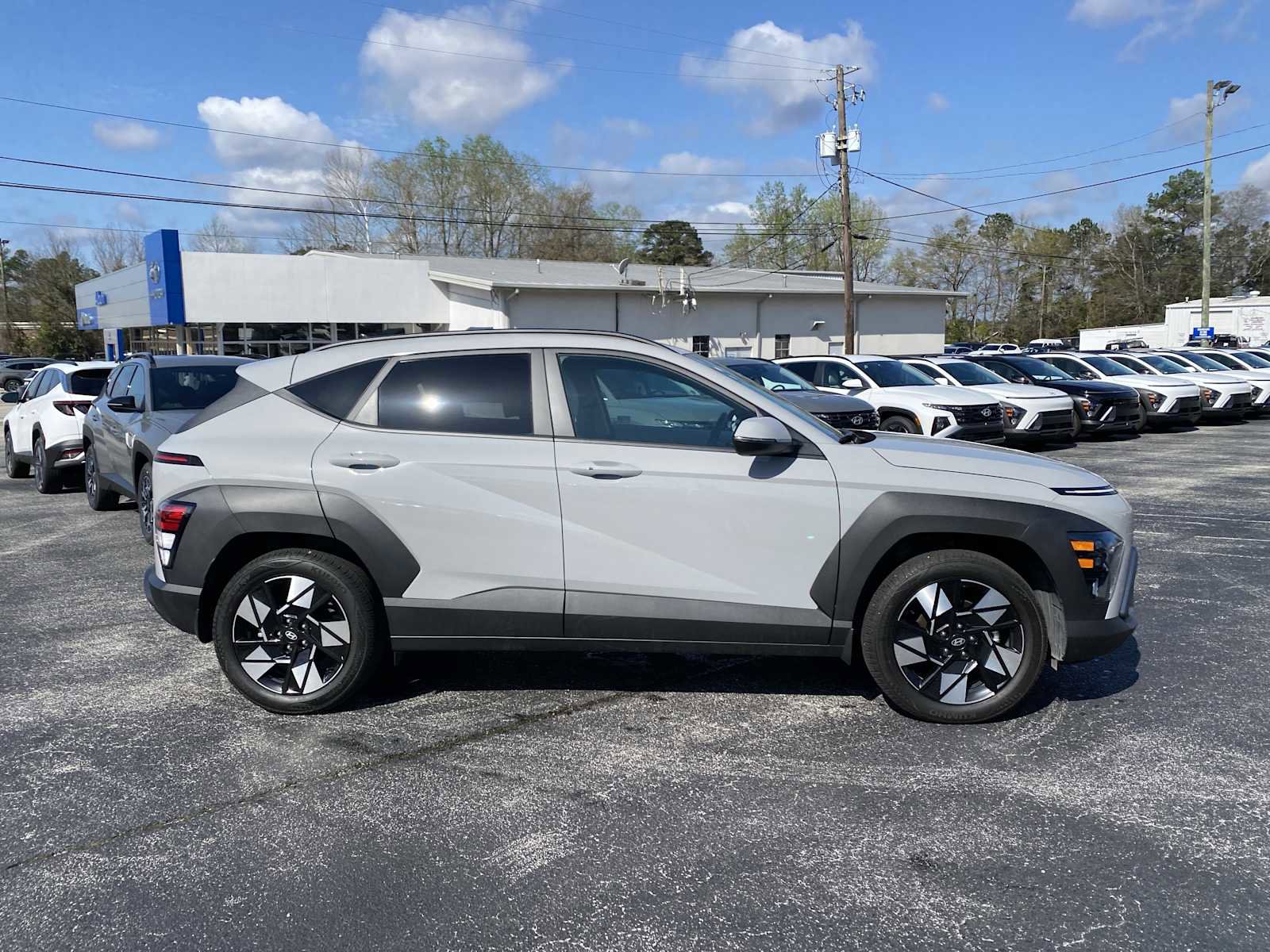 Certified 2025 Hyundai Kona SEL image 4