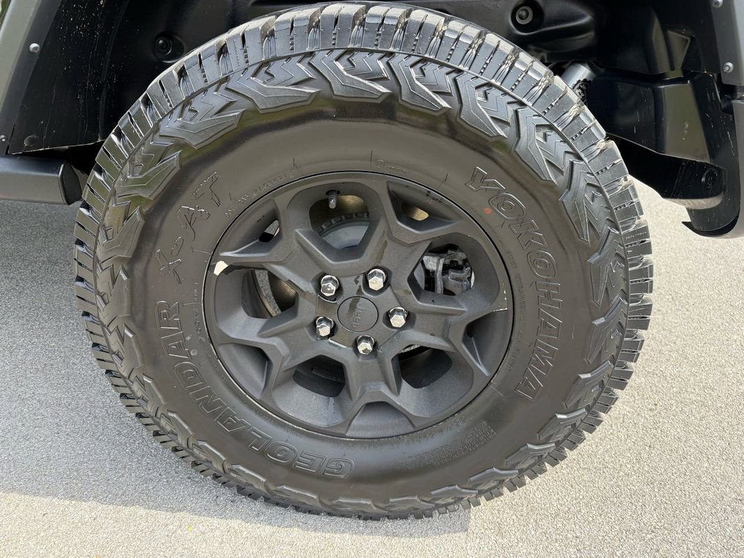 Used 2021 Jeep Wrangler Unlimited Rubicon 4xe w/ Steel Bumper Group AWD/4WD image 17