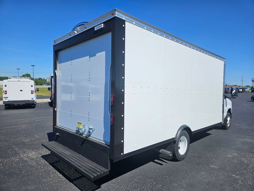 New 2026 Ford E-450 and Econoline 450 Super Duty w/ Shuttle Bus Prep Package RWD image 6