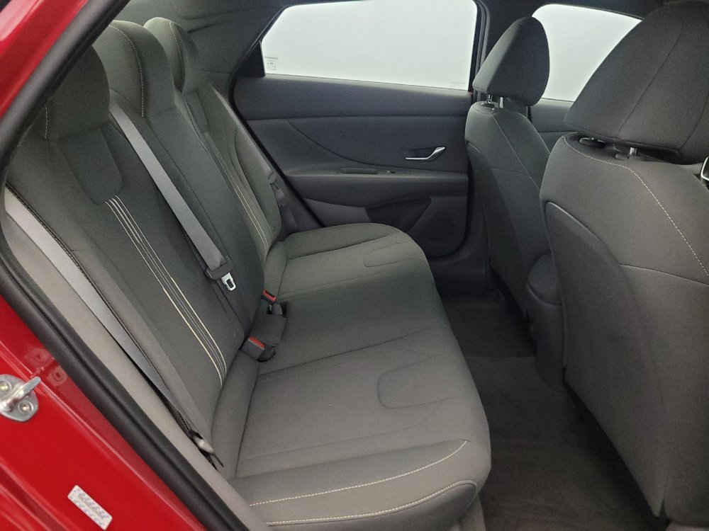 Used 2022 Hyundai Elantra SEL FWD image 19