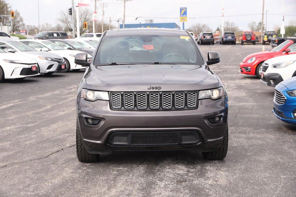 Used 2020 Jeep Grand Cherokee Altitude RWD image 4