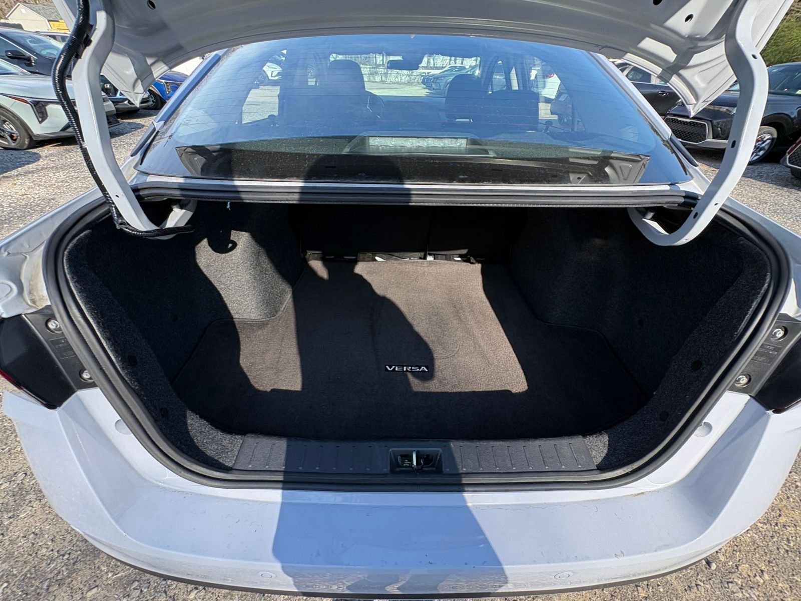 Used 2025 Nissan Versa SV FWD image 27