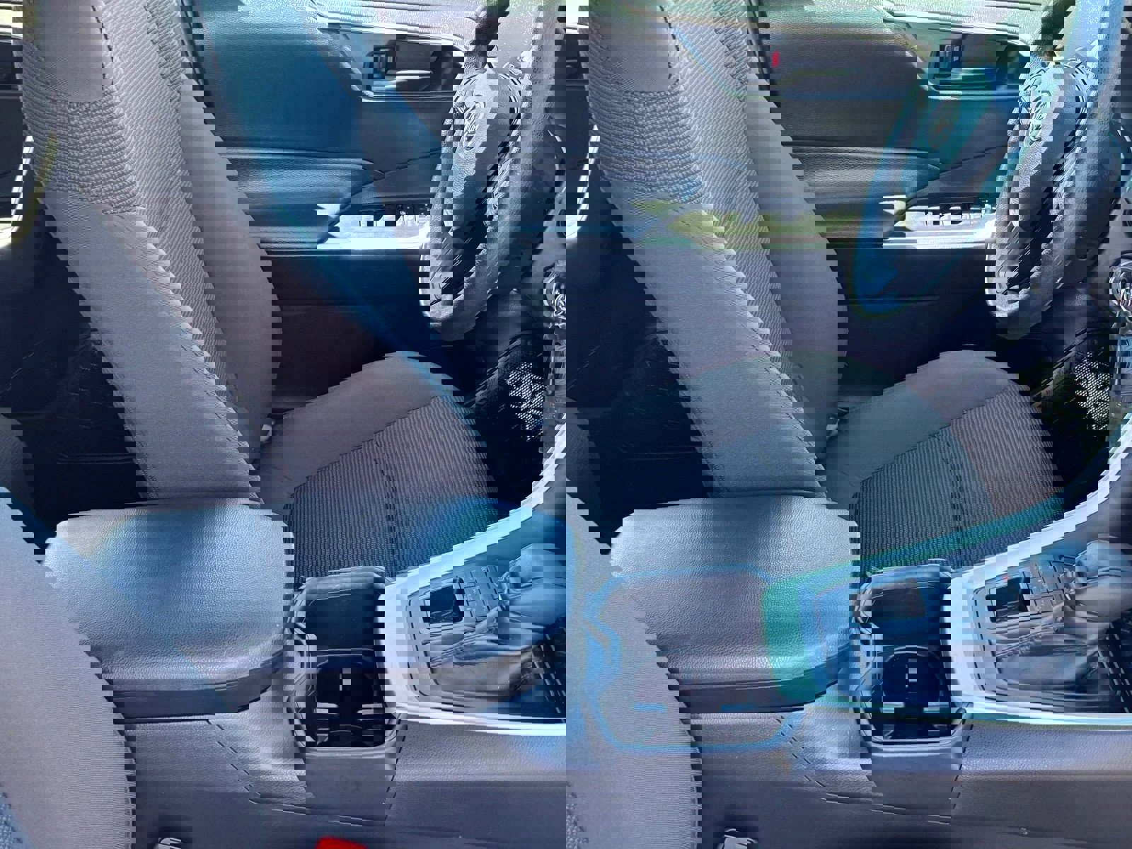 Used 2025 Toyota RAV4 LE image 10