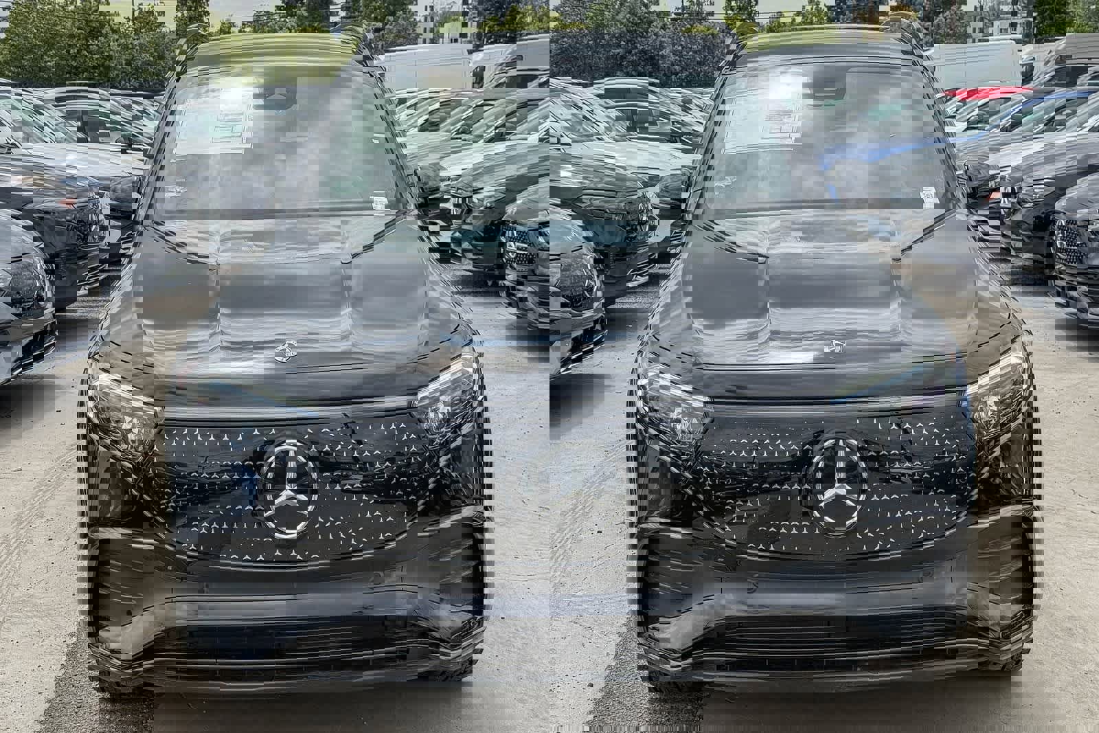 Used 2024 Mercedes-Benz EQB 350 4MATIC SUV image 2