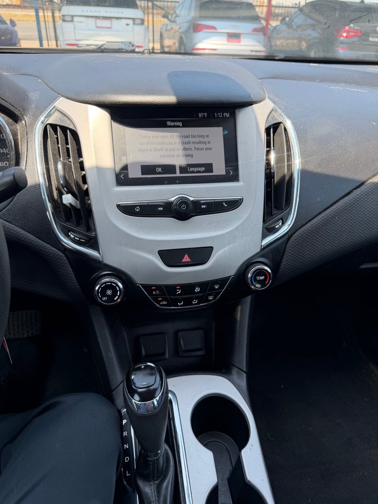 Used 2018 Chevrolet Cruze LS FWD image 39