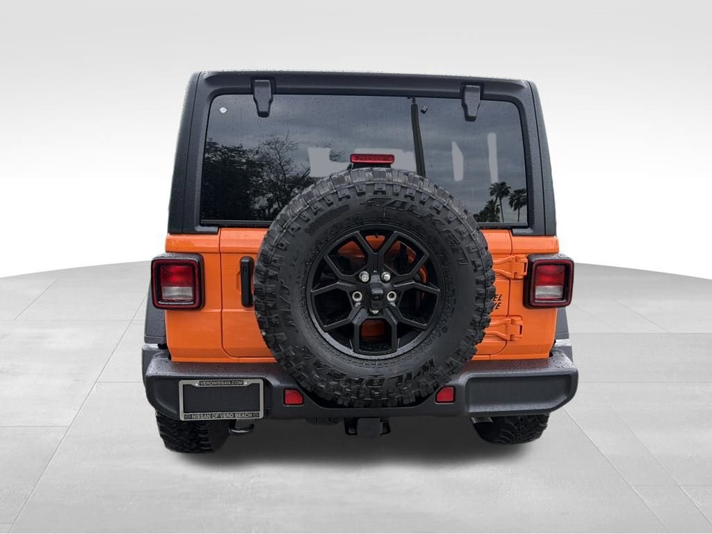 Used 2025 Jeep Wrangler Willys image 7