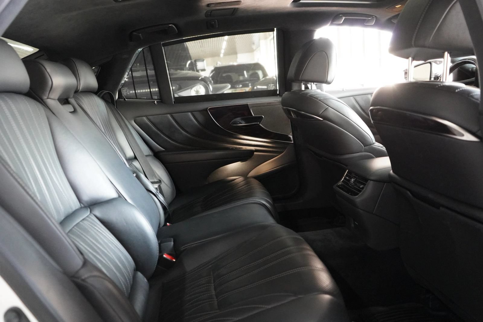 Used 2022 Lexus LS 500 w/ Luxury Package RWD image 20