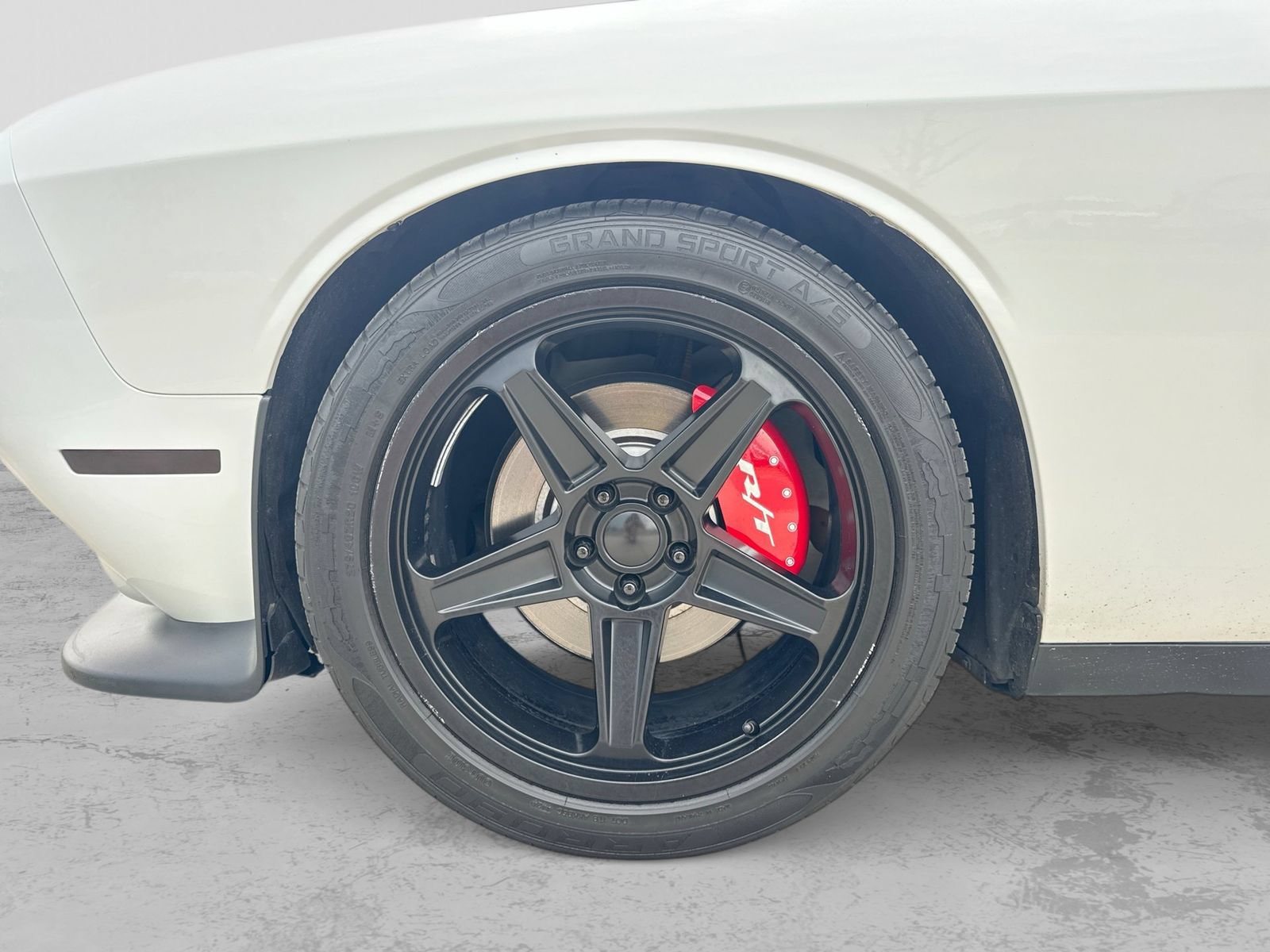 Used 2019 Dodge Challenger R/T w/ Driver Convenience Group RWD image 17