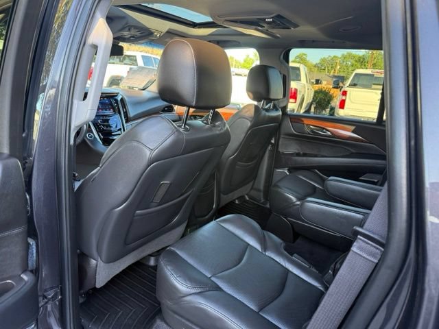 Used 2016 Cadillac Escalade Luxury AWD/4WD image 27
