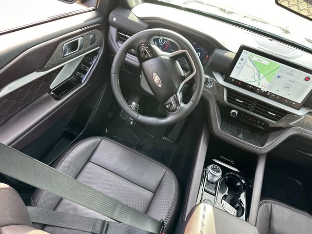 Used 2025 Ford Explorer Platinum w/ LUX Leather Package image 19