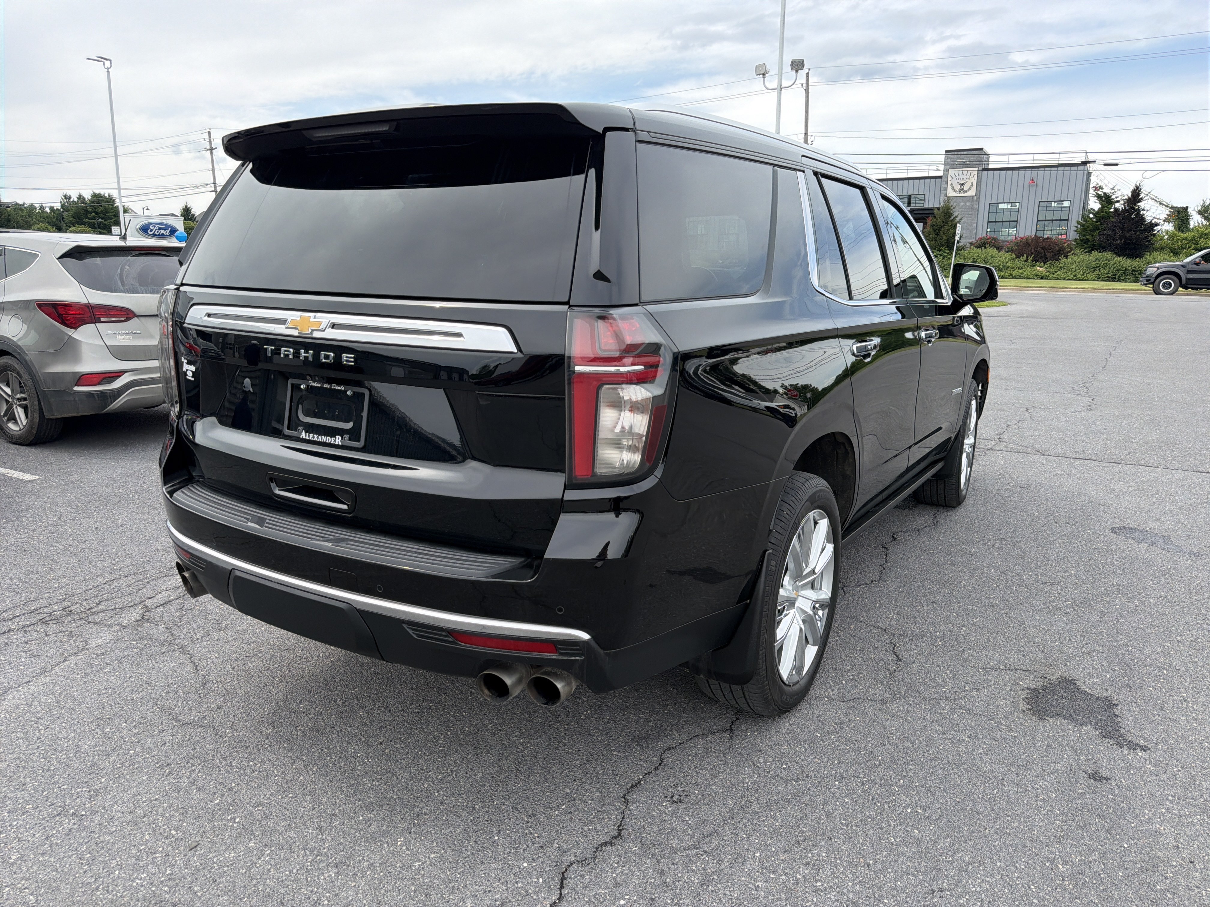 Used 2021 Chevrolet Tahoe High Country w/ Premium Package AWD/4WD video 3