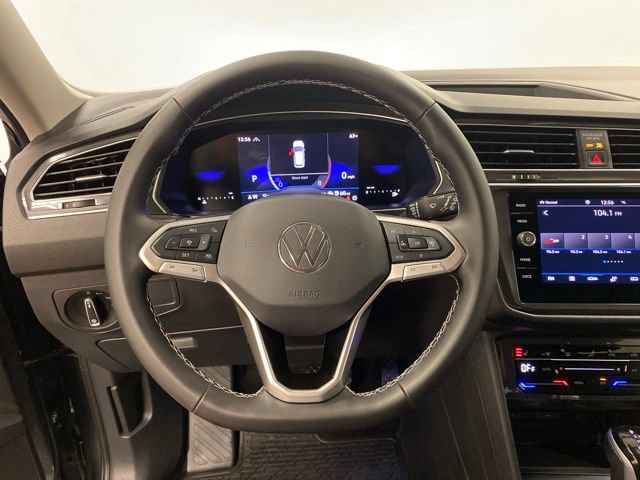 Used 2024 Volkswagen Tiguan SE AWD/4WD image 14