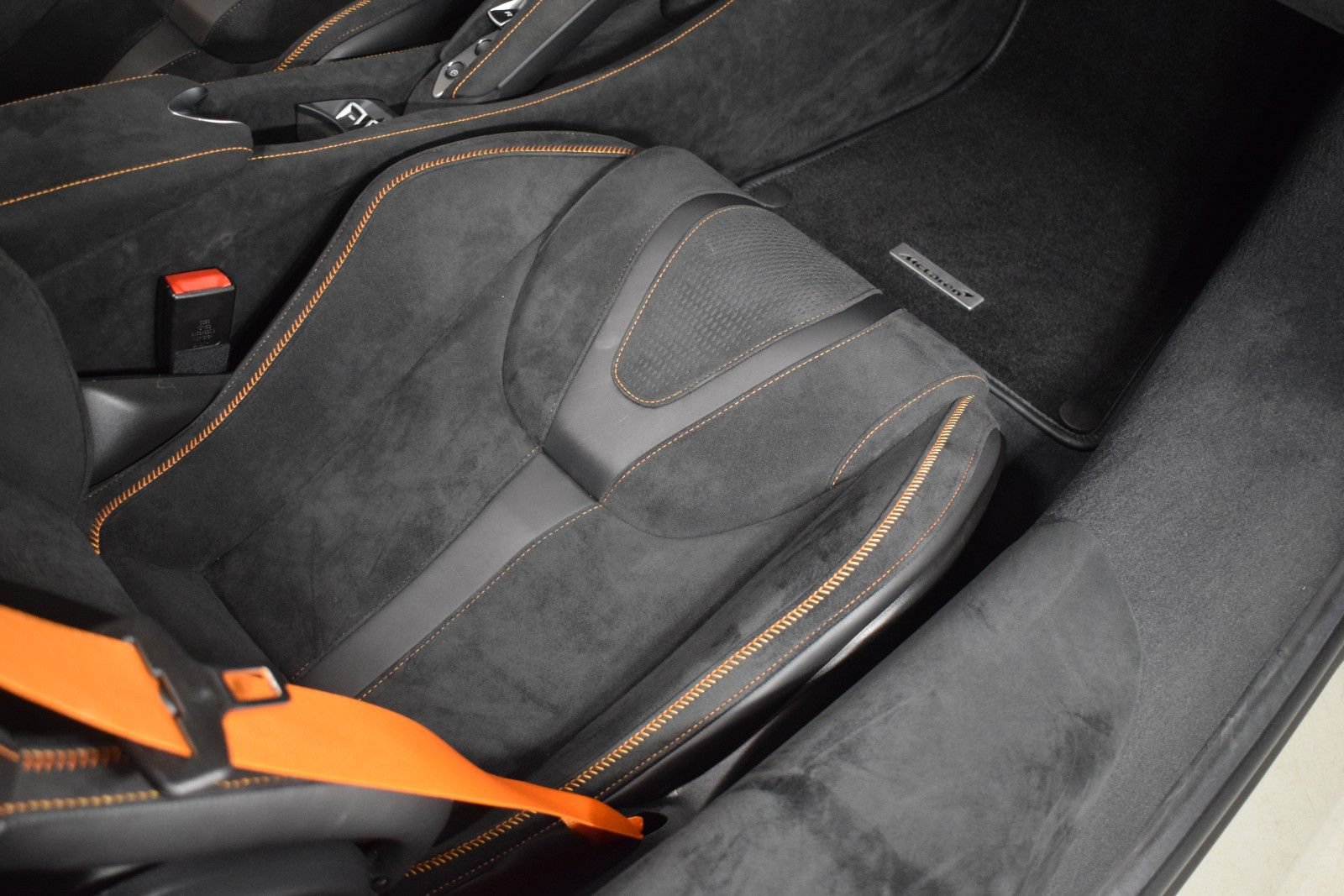 Used 2024 McLaren 750S Spider RWD image 21