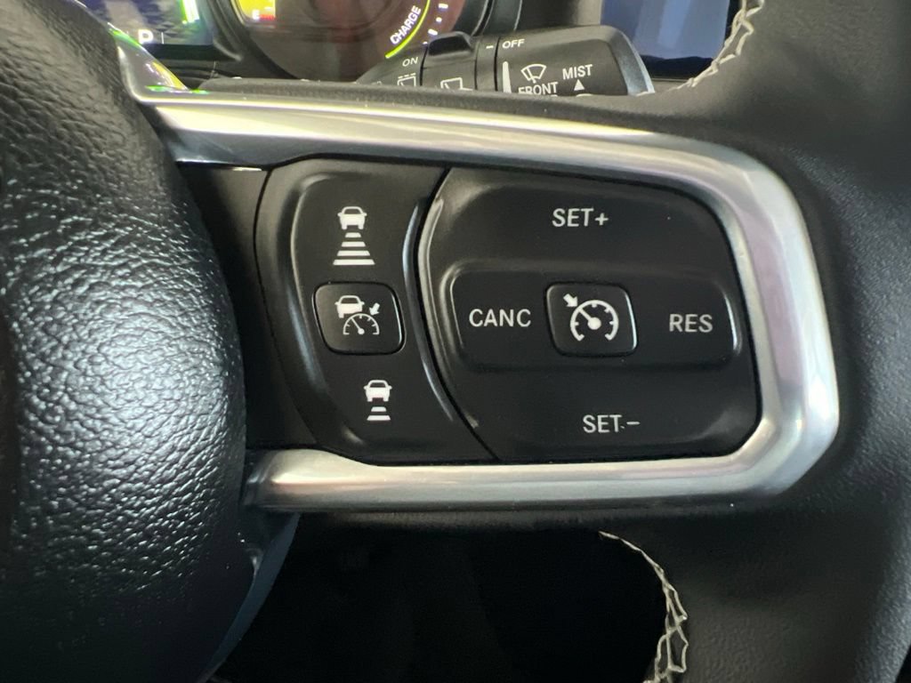 Used 2025 Jeep Wrangler Unlimited Sahara AWD/4WD image 43