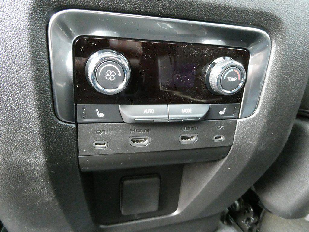 New 2026 Chevrolet Suburban High Country image 21