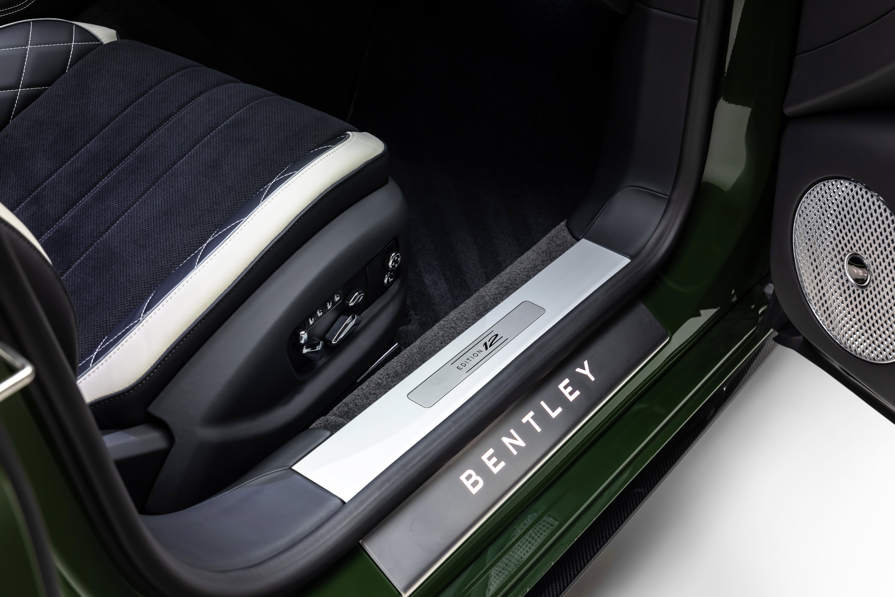 Used 2024 Bentley Flying Spur W12 AWD/4WD image 51