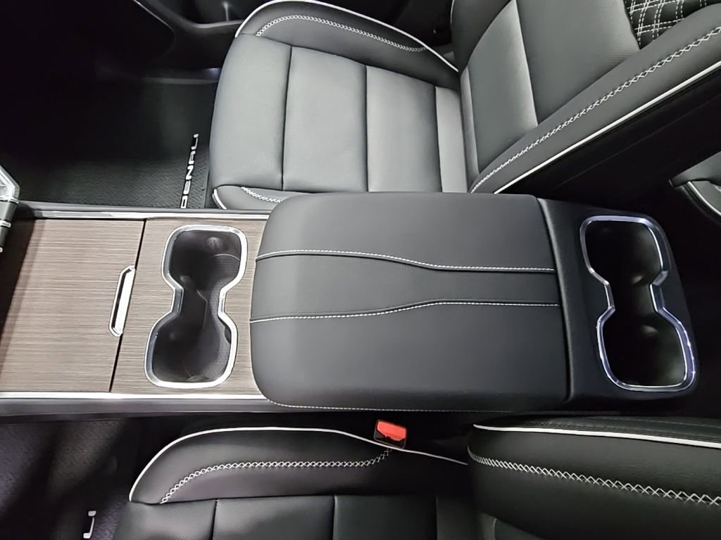 New 2026 GMC Acadia Denali w/ Super Cruise Package image 21