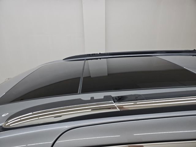 Used 2020 Chrysler Pacifica Limited FWD image 2