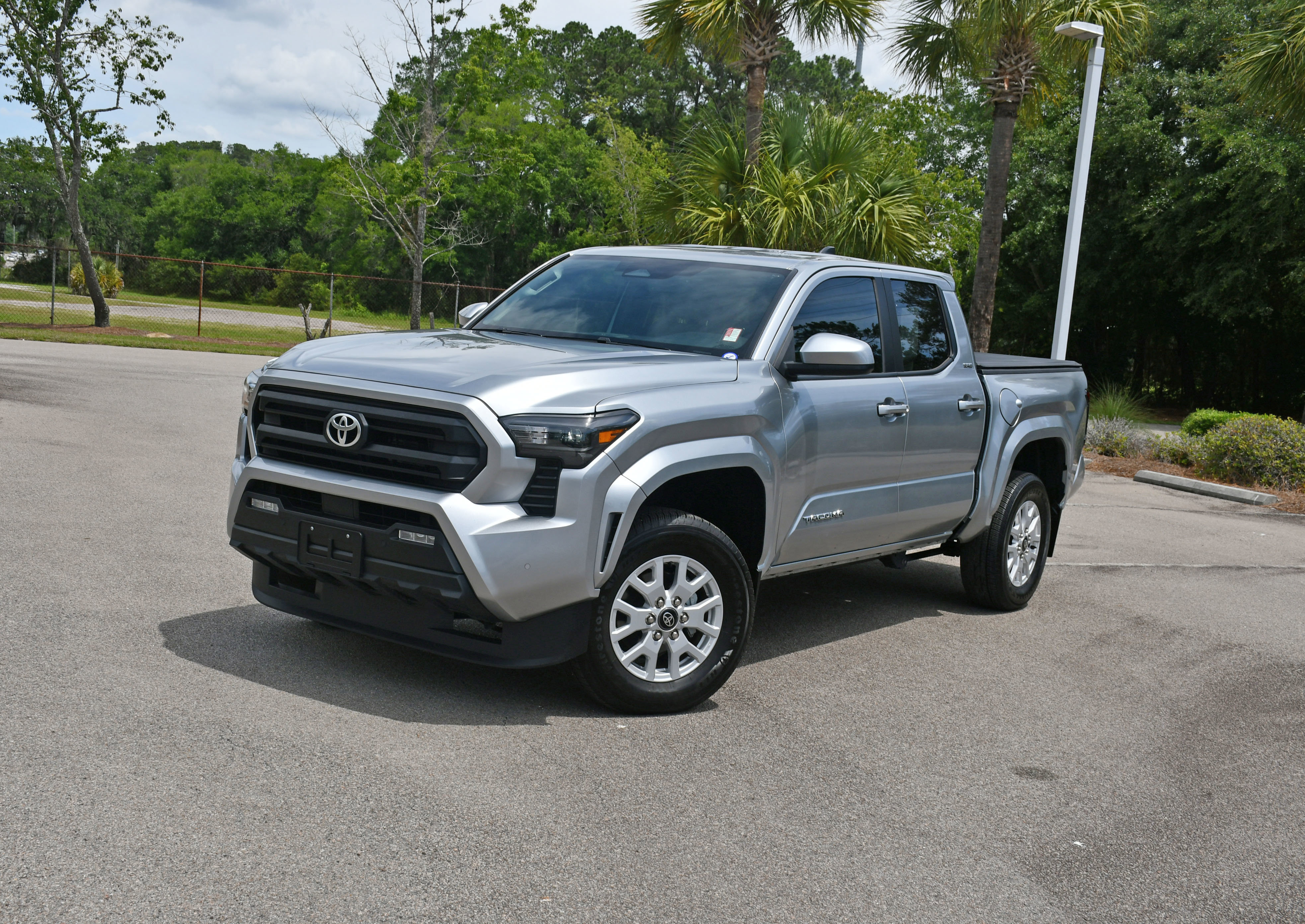 Certified 2024 Toyota Tacoma SR5 AWD/4WD image 6