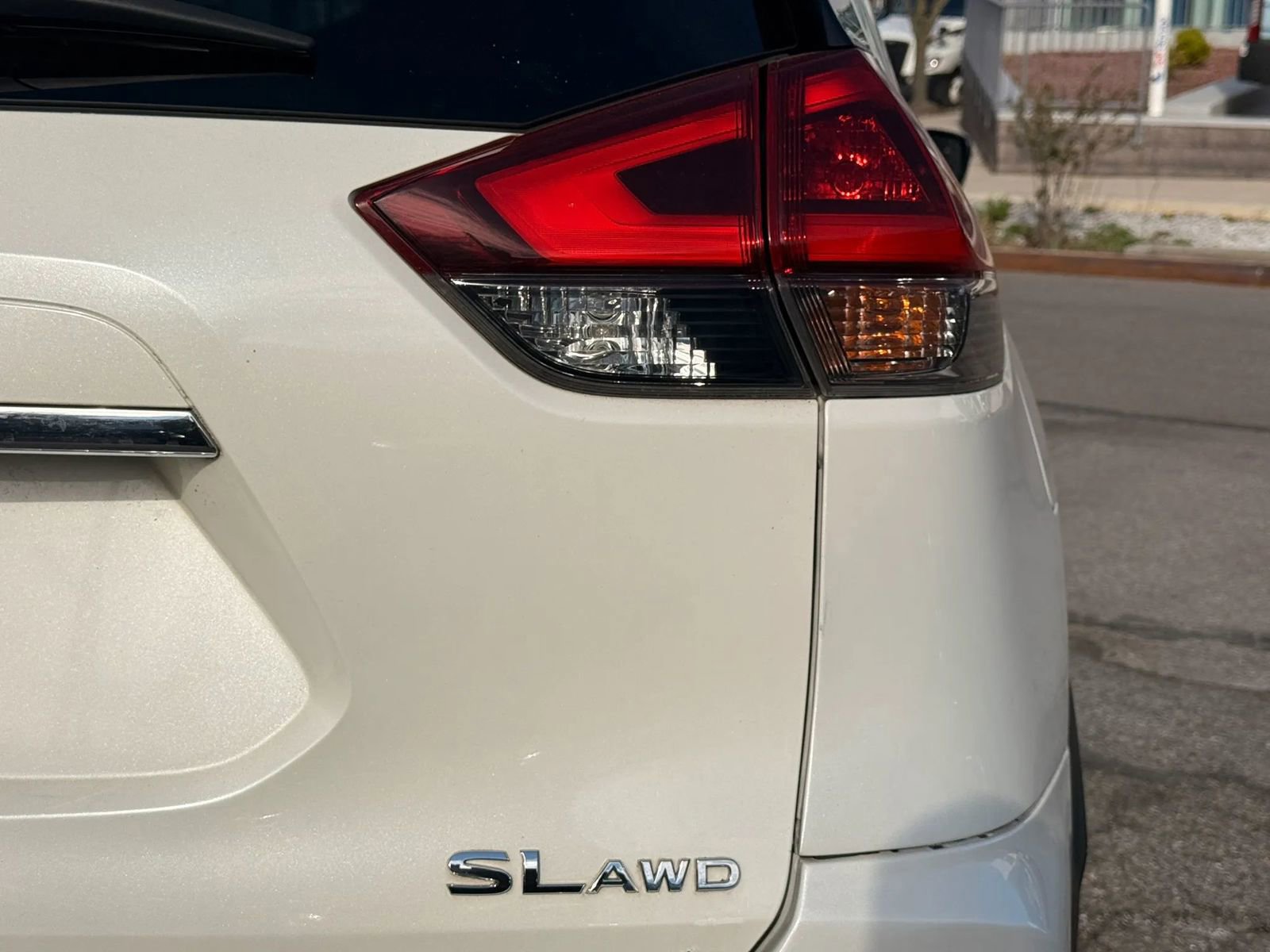 Used 2018 Nissan Rogue SL w/ Premium Package image 36