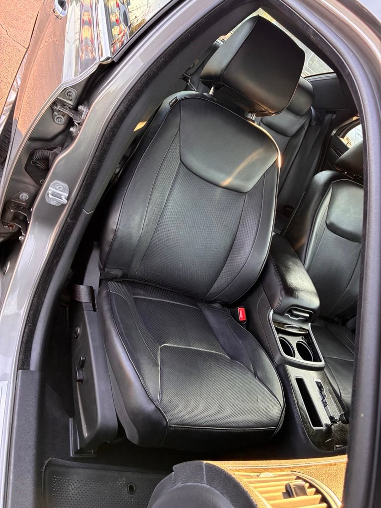 Used 2014 Chrysler 300 C w/ Beats Audio Group RWD image 20