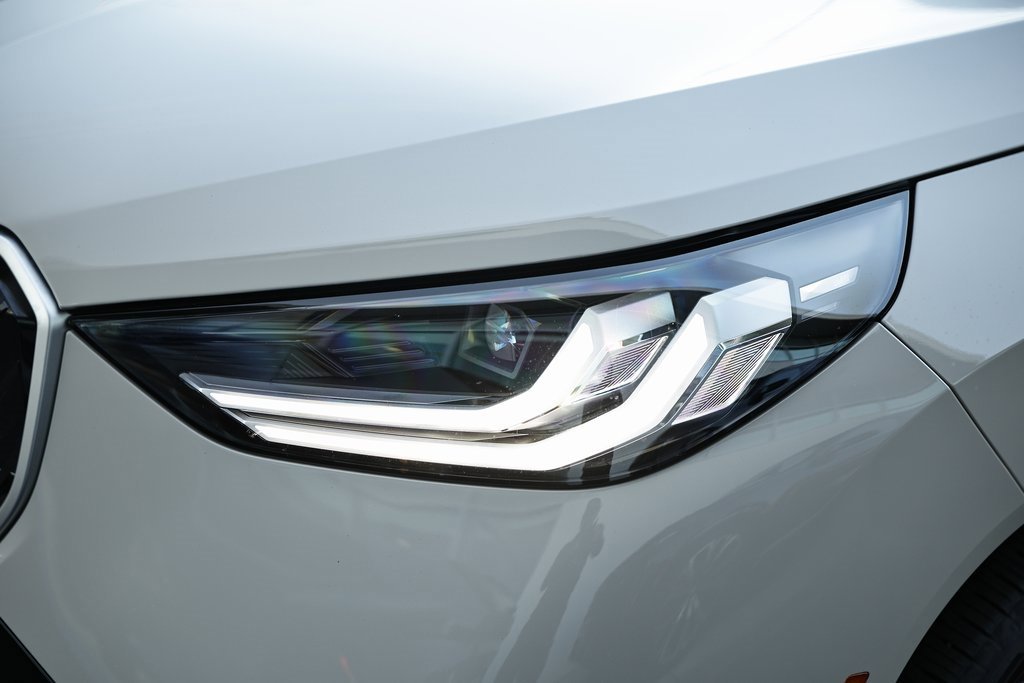 Certified 2025 BMW X3 xDrive30i w/ M Sport Package image 12