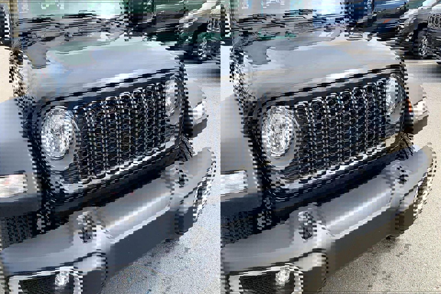Used 2024 Jeep Gladiator Sport image 27