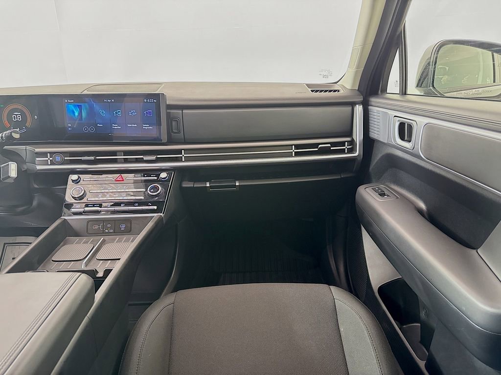 Used 2025 Hyundai Santa Fe SE FWD image 22