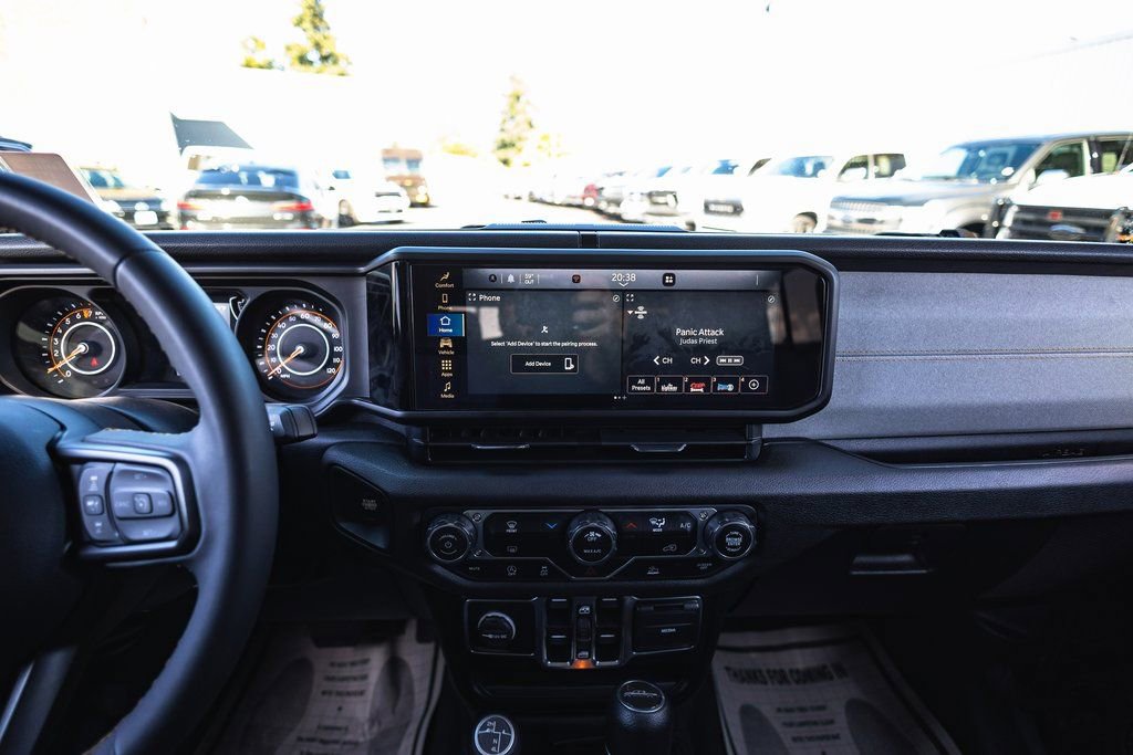 Used 2024 Jeep Gladiator Sport image 30